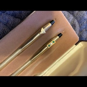 CLASSIC CROSS WRITING SET.